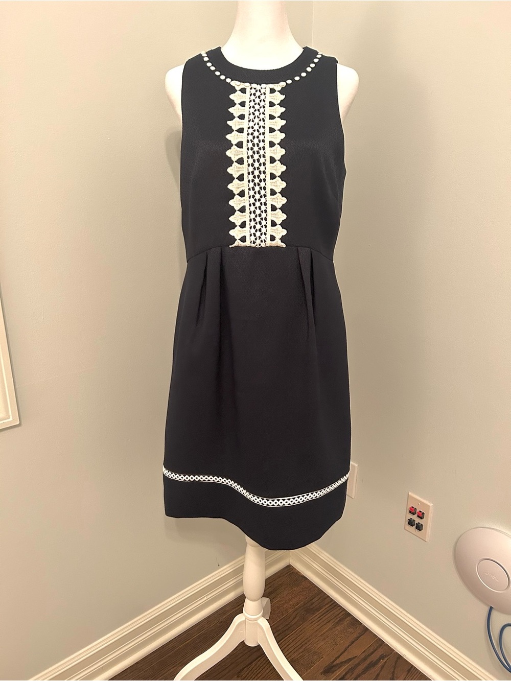 Eliza J Navy Ivory Crochet Lace Trim Sleeveless Dress Size 10